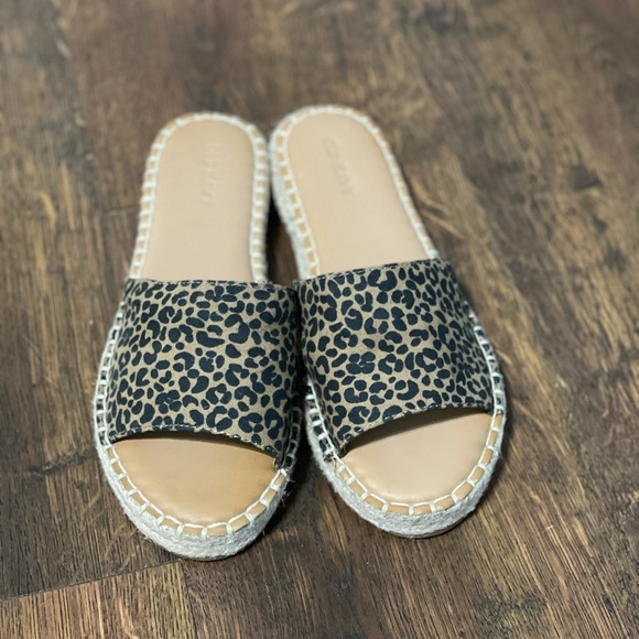 NEVER WORN Old Navy Cheetah Print Espadrilles - Picture 1 of 2